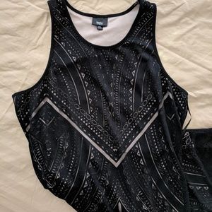 Black sleeveless dress